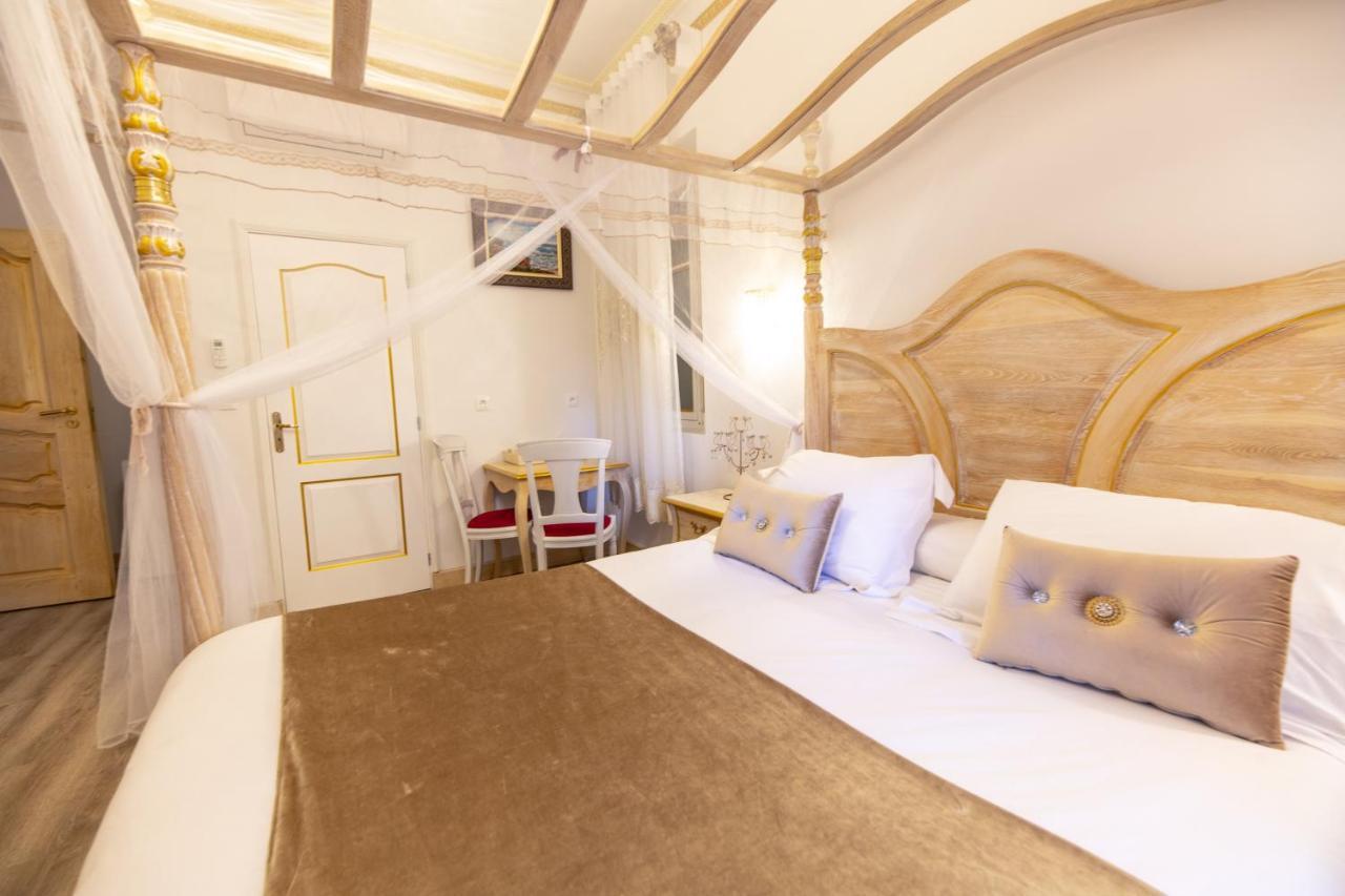 Chambre A Baldaquin Maison De L'Eglise Du Couvent Нарбонн Екстер'єр фото