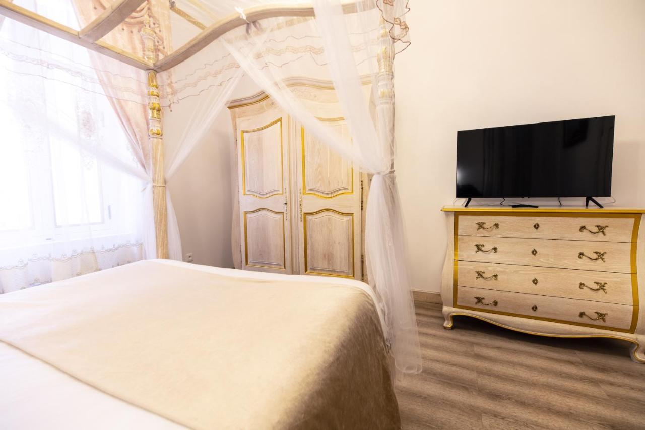 Chambre A Baldaquin Maison De L'Eglise Du Couvent Нарбонн Екстер'єр фото