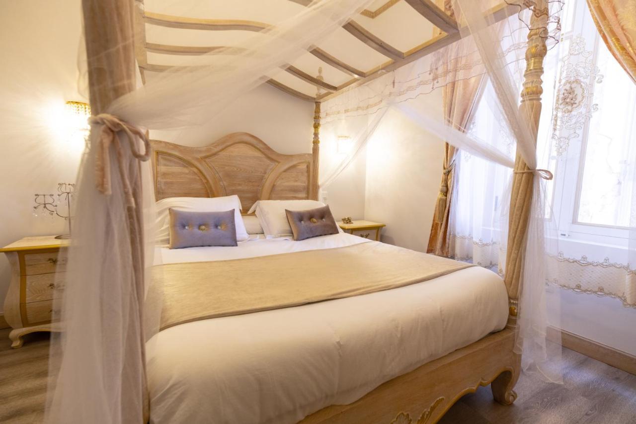 Chambre A Baldaquin Maison De L'Eglise Du Couvent Нарбонн Екстер'єр фото